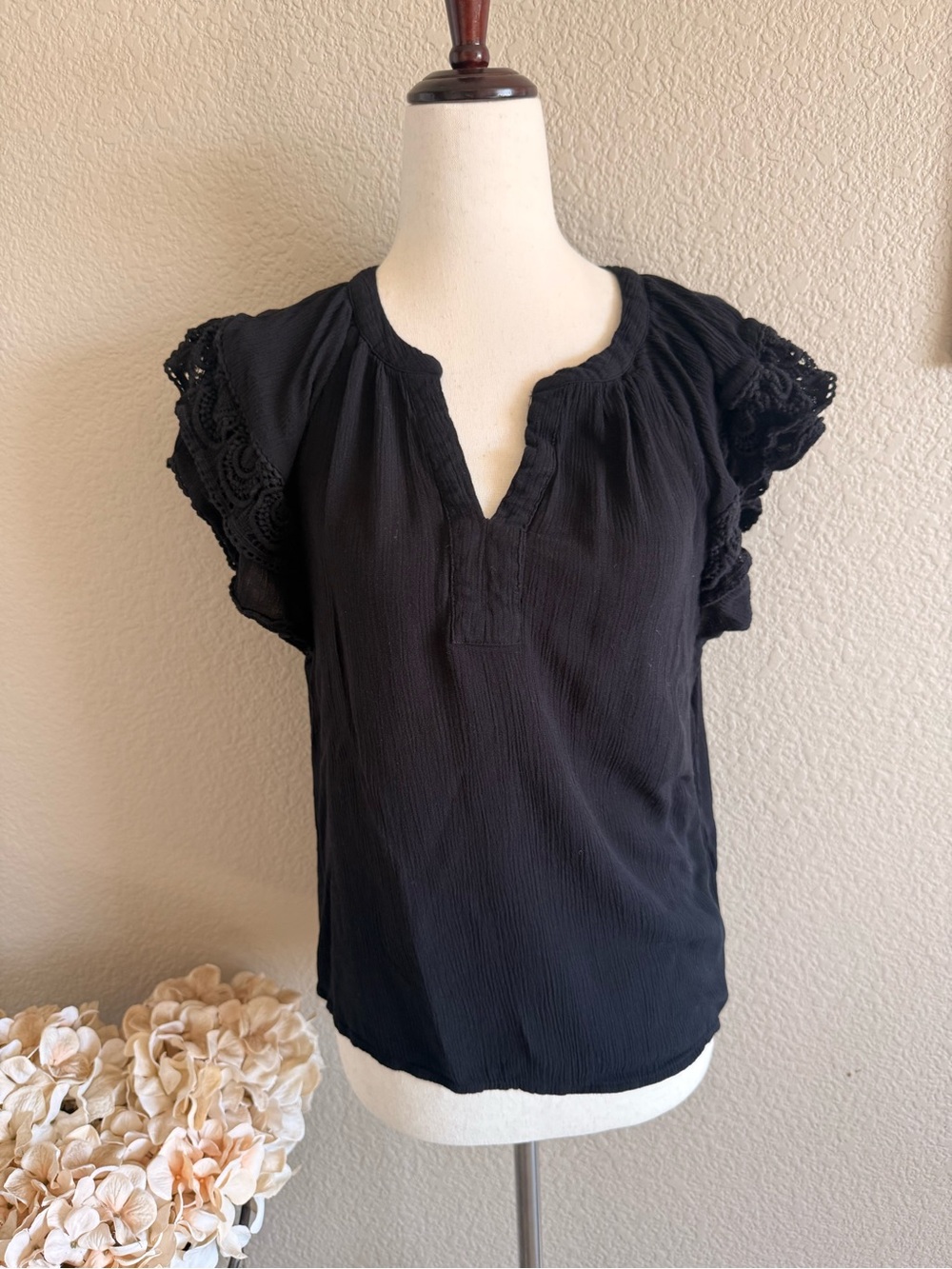 DR2 Black Lace Flutter Sleeve Peasant Blouse